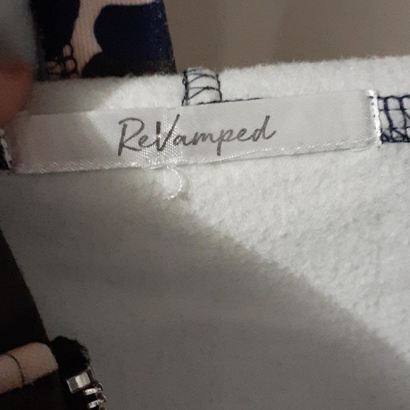 Cropped hoodie - Picture 3 of 3